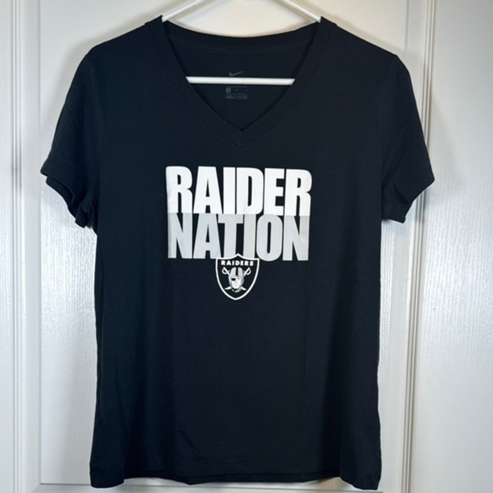 Nike The Nike Tee Black Raiders Football V-Neck S/S Shirt Size Medium EUC #2971
